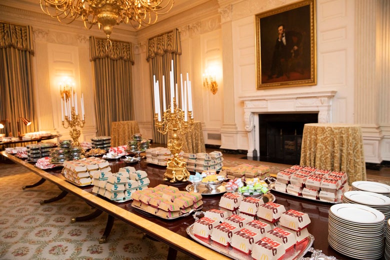 clemson trump fast football president dinner spread team donald tigers serving mcdonalds burger table whitehouse sports he junk burgers welcomes