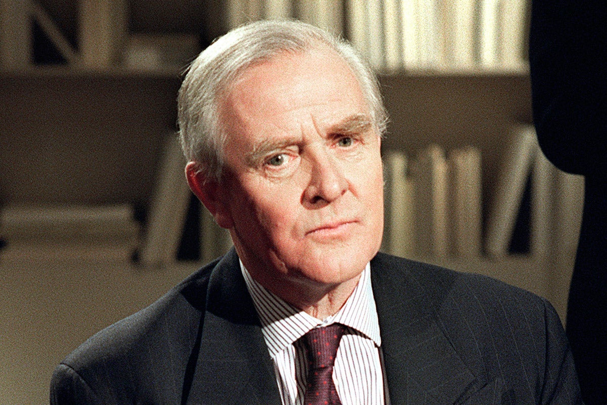 John Le Carré on the set of Apostrophes in 1989.