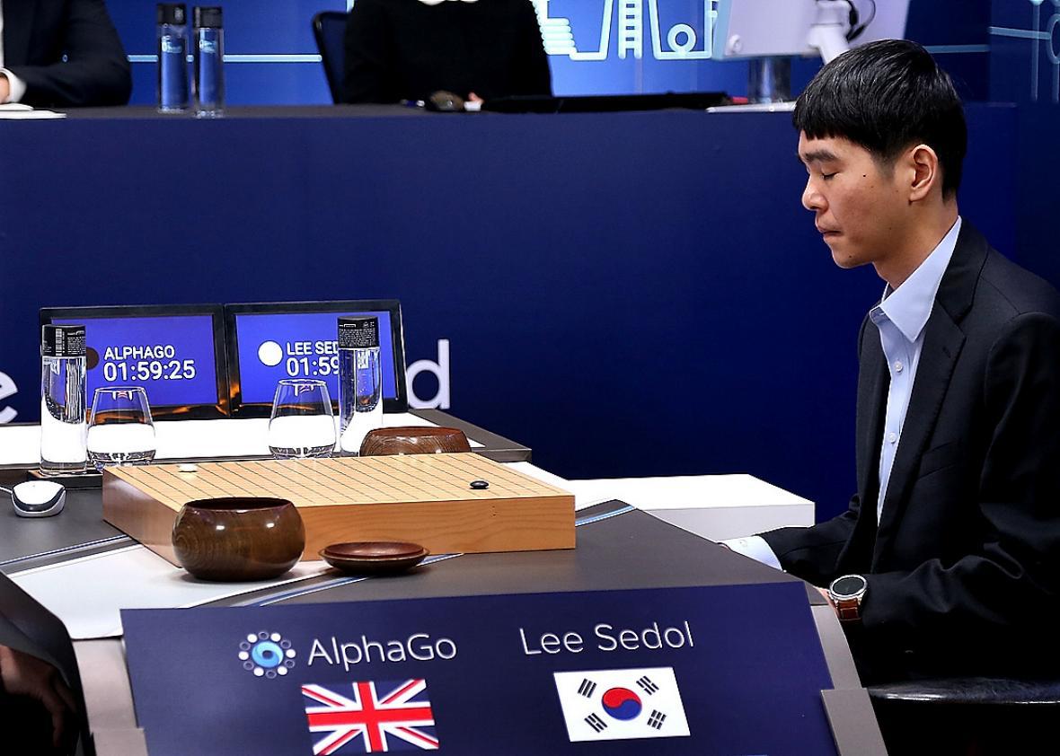 Andragende Cosmic Halvkreds Google DeepMind's AlphaGo A.I. beats champion Lee Sedol in Go.