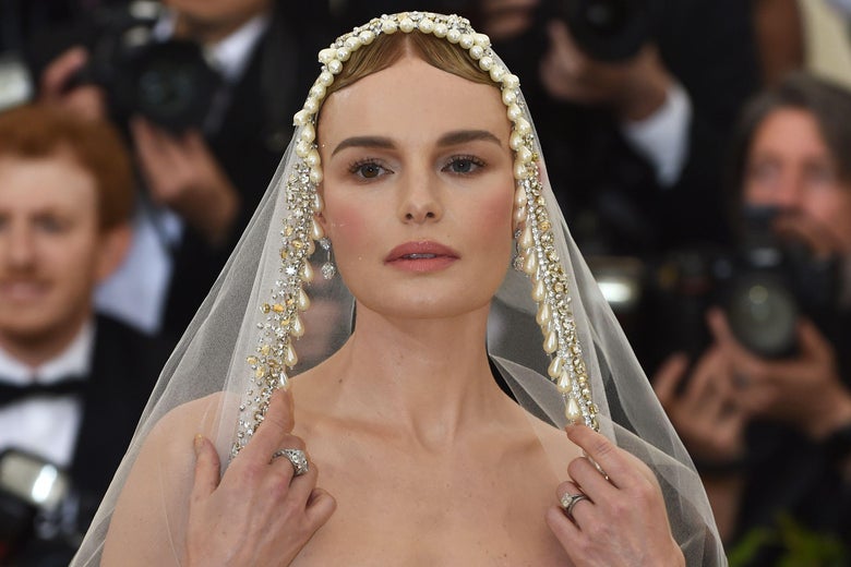 Kate Bosworth arrives for the 2018 Met Gala on May 7, 2018, at the Metropolitan Museum of Art in New York. - The Gala raises money for the Metropolitan Museum of Arts Costume Institute. The Gala's 2018 theme is Heavenly Bodies: Fashion and the Catholic Imagination. (Photo by Hector RETAMAL / AFP)        (Photo credit should read HECTOR RETAMAL/AFP/Getty Images)