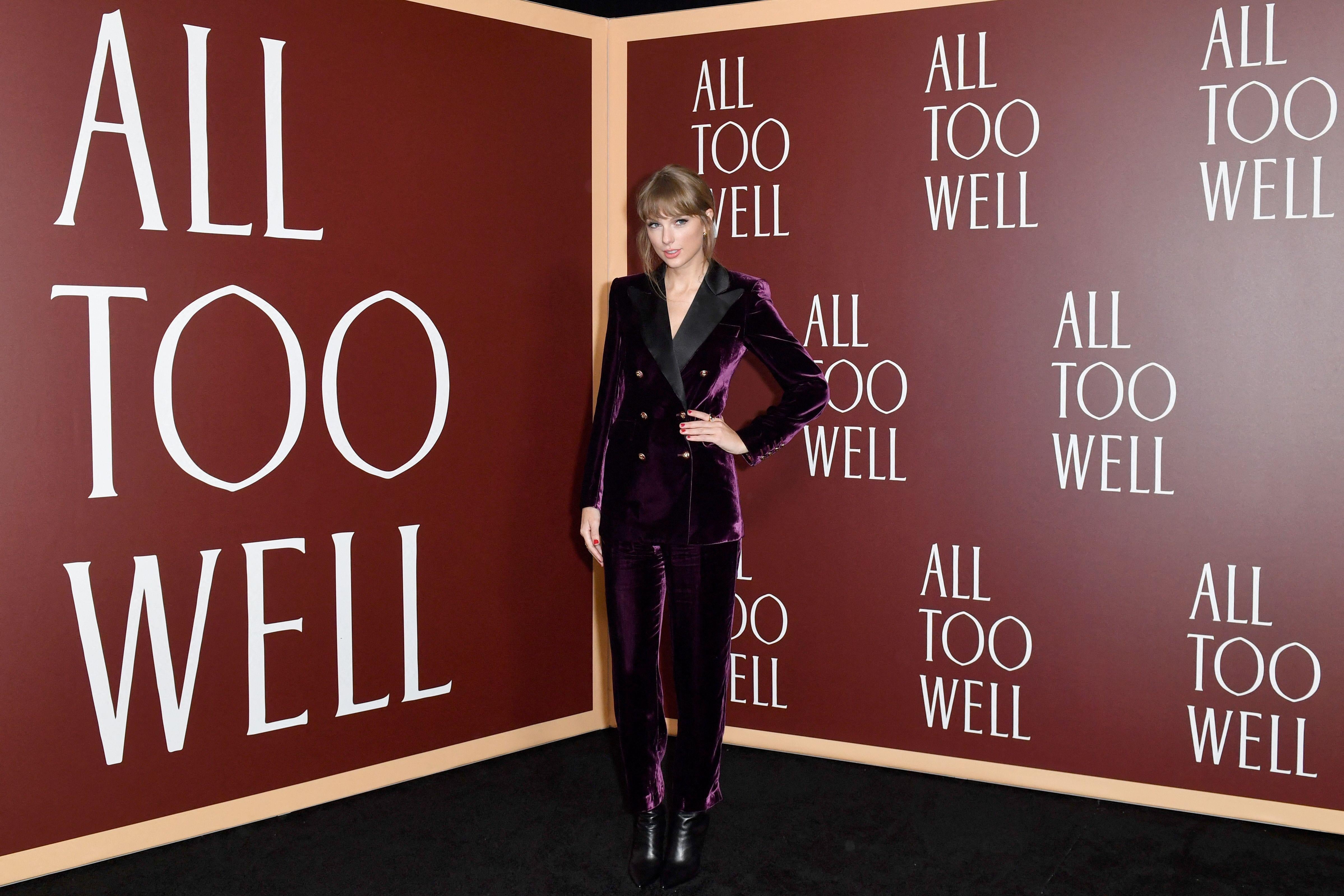 Taylor Swift attends the "All Too Well" premiere at AMC Lincoln Square on November 12, 2021 in New York. (Photo by ANGELA WEISS / AFP) (Photo by ANGELA WEISS/AFP via Getty Images)
