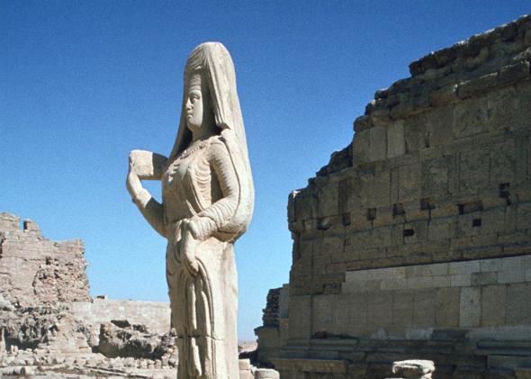 Statue of a Parthian princess, in Hatra, Iraq, pictured in 1977.