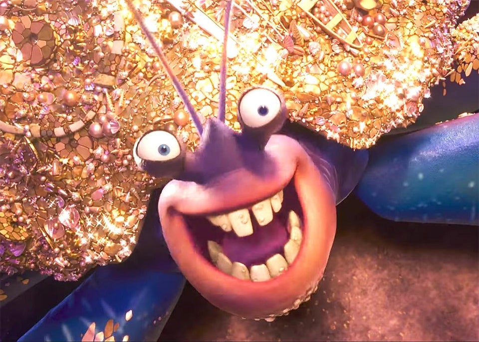 Jemaine Clement sings Moana’s “Shiny” in Maori.