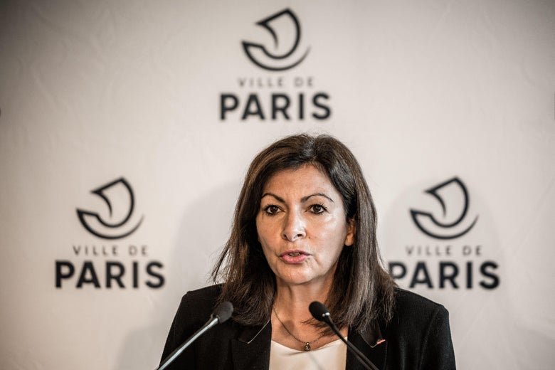 Paris mayor Anne Hidalgo speaks during a press conference at Paris' city hall in Oct. 2020.