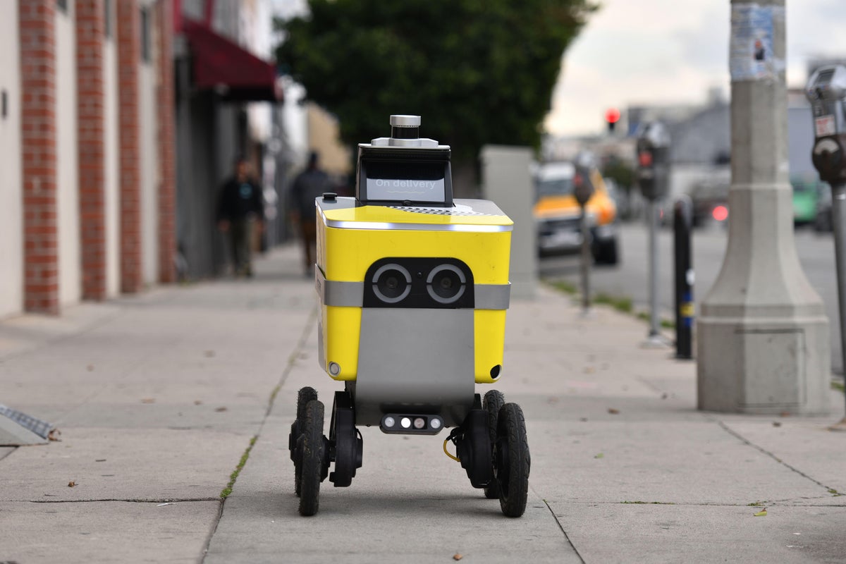 This would be a really great moment for food delivery robots.