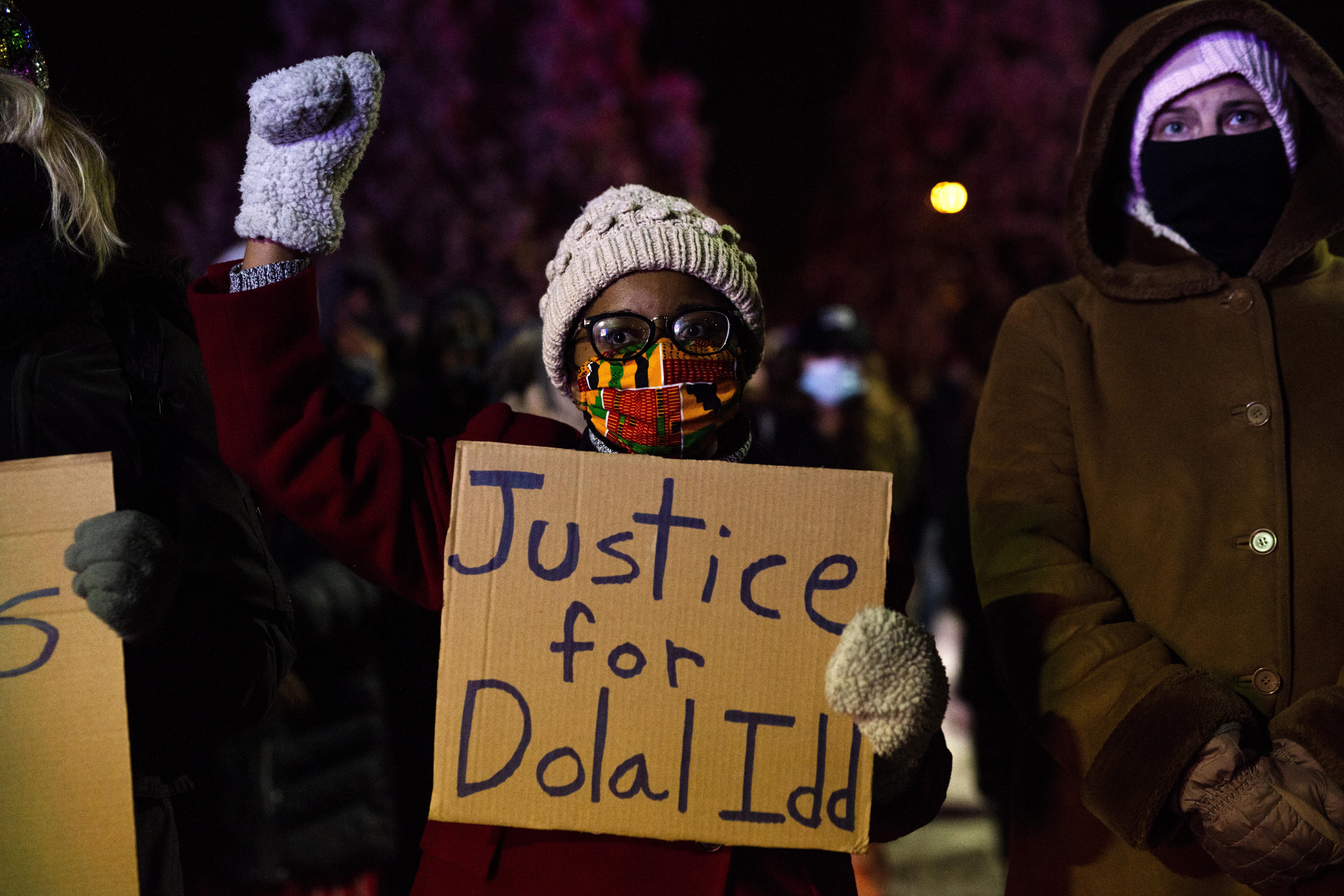 Dolal Idd: Minneapolis police release bodycam footage of fatal shooting in traffic stop. - Vimarsana News