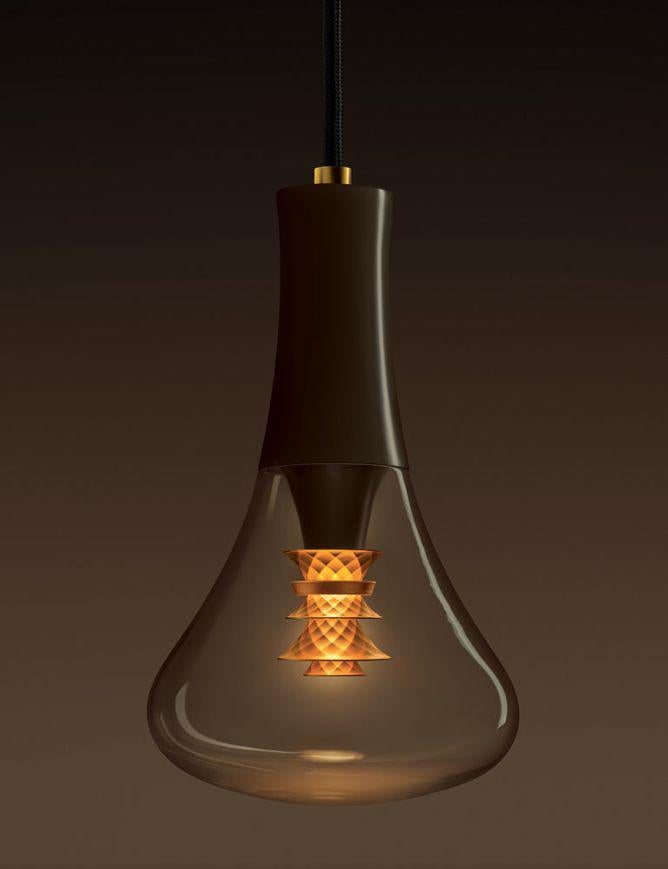 [Plumen] 003 light bulb - Plumen-003-designer-LED-bulb-dark-backround