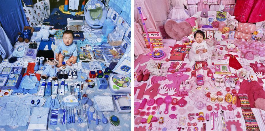 The Blue Project – Jake and His Blue Things, Light jet Print, 2006 (l) The Pink Project – Dayeun and Her Pink Things, Light jet Print, 2007