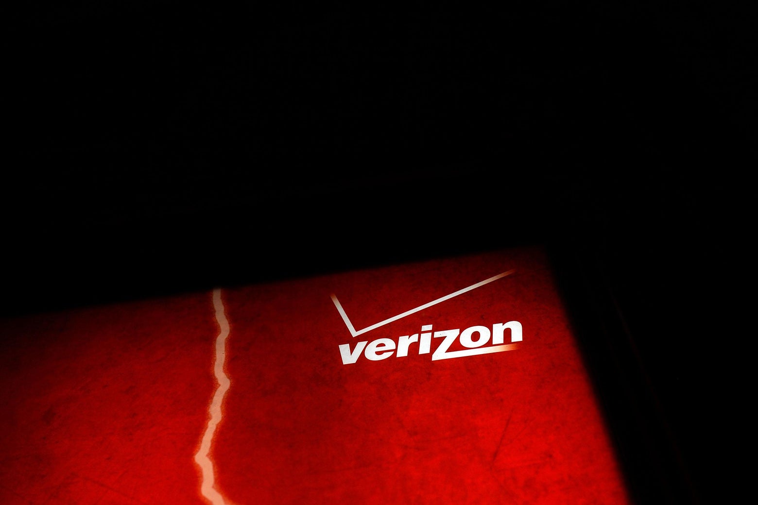 Hacking cellphones: Experts demonstrate how to hack Verizon device.