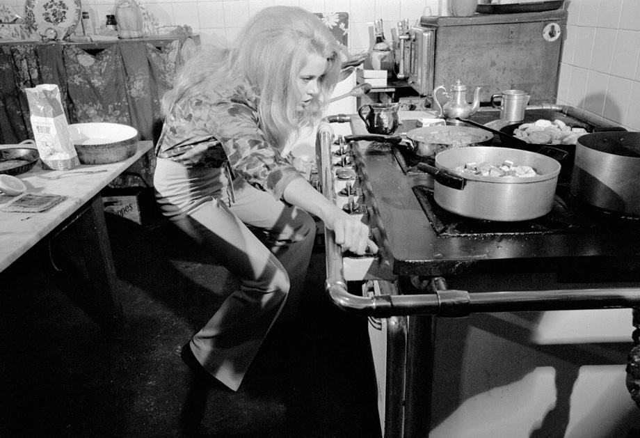 FRANCE. Jane Fonda in her kitchen. 1967.