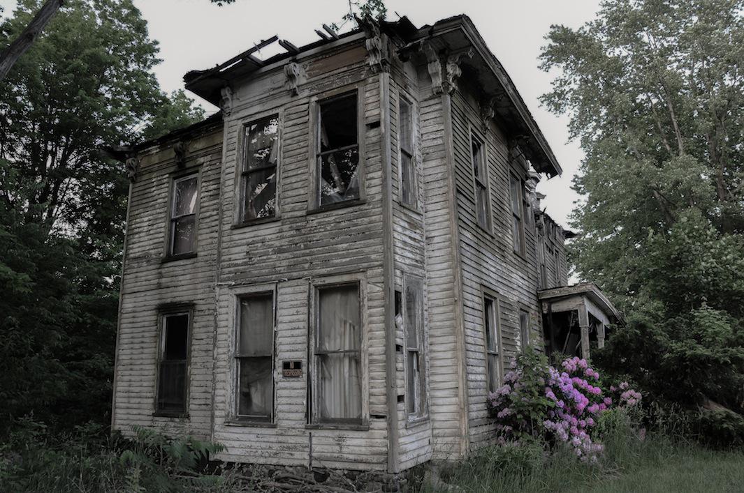 Seph Lawless photographs American haunted houses in his