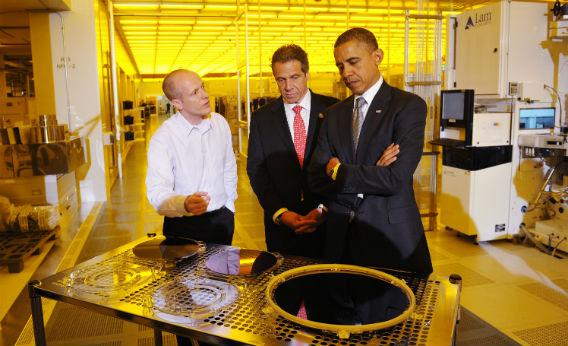 President Obama tours a science and engineering complex