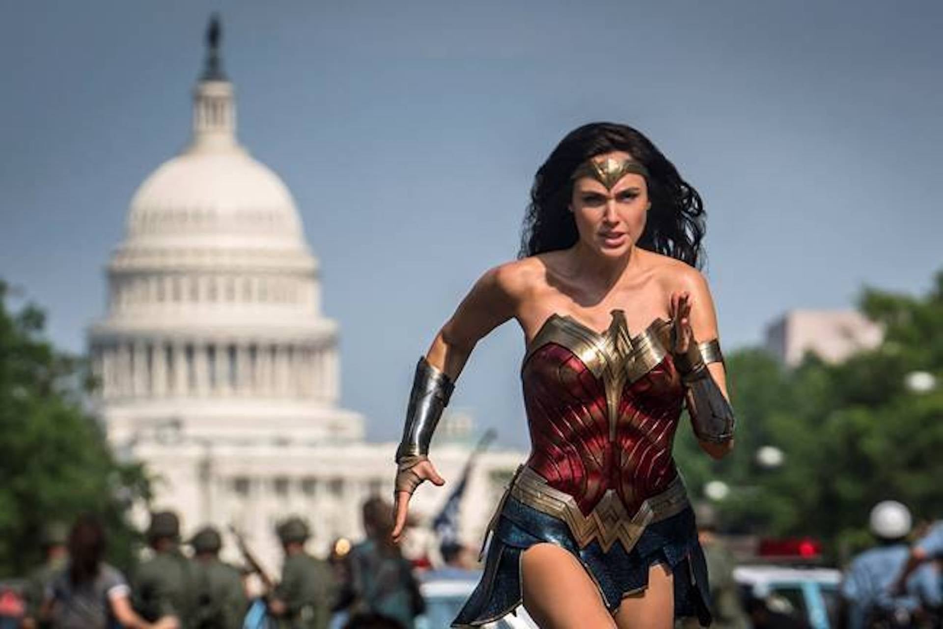 Wonder Woman 1984 reviews: What critics are saying about the sequel and its Trump-like villain. - Vimarsana News
