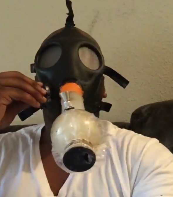 laremy tunsl bong gas mask