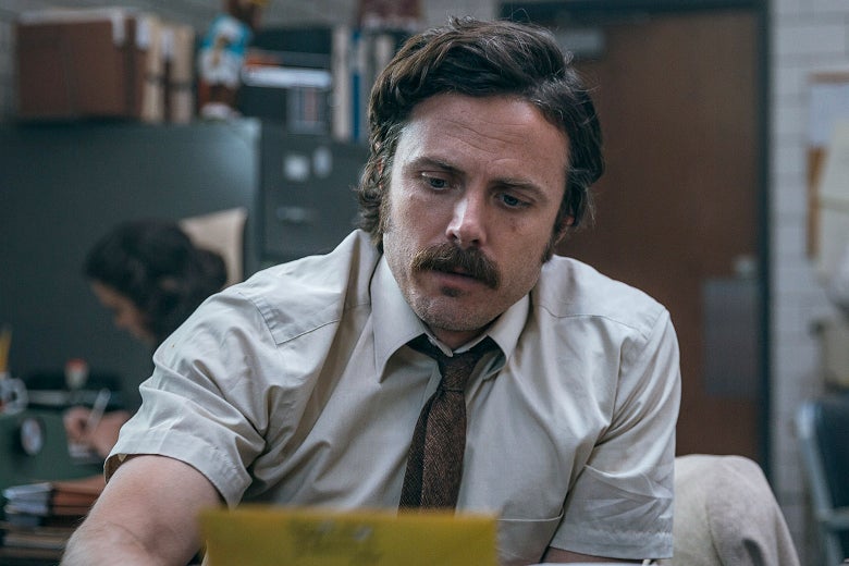 Casey Affleck's John Hunt in a diner, in a scene from The Old Man and the Gun.