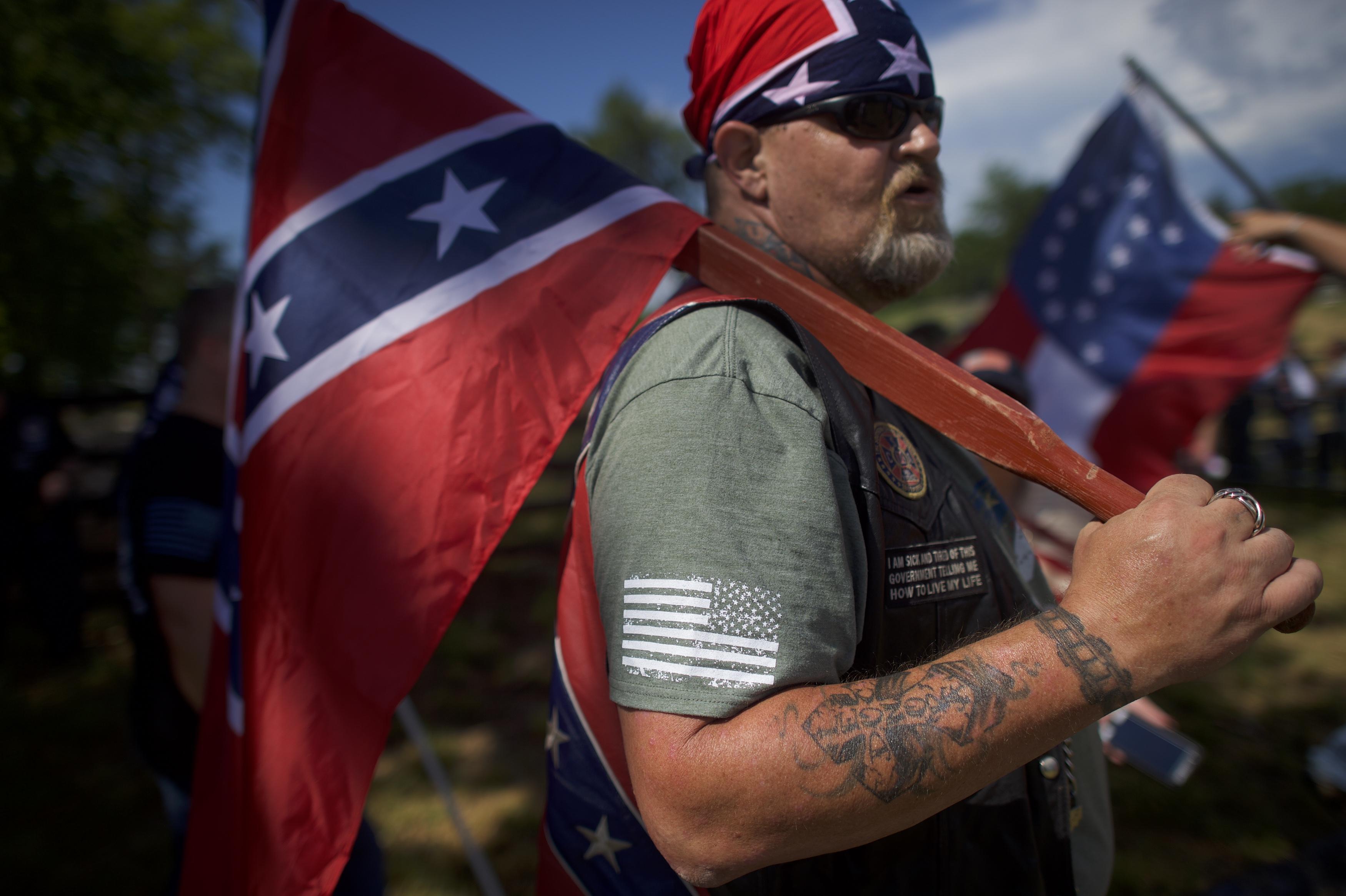 What Is With These GOP Candidates Fawning Over the Confederacy and Saying Other Horrible Things?