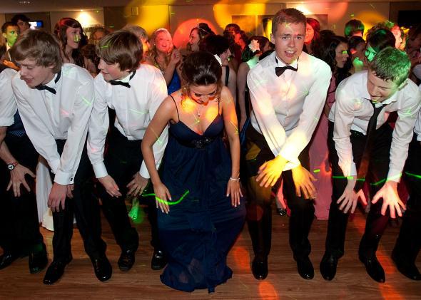 High School Dances Canceled Because Teenagers Are Texting Instead 