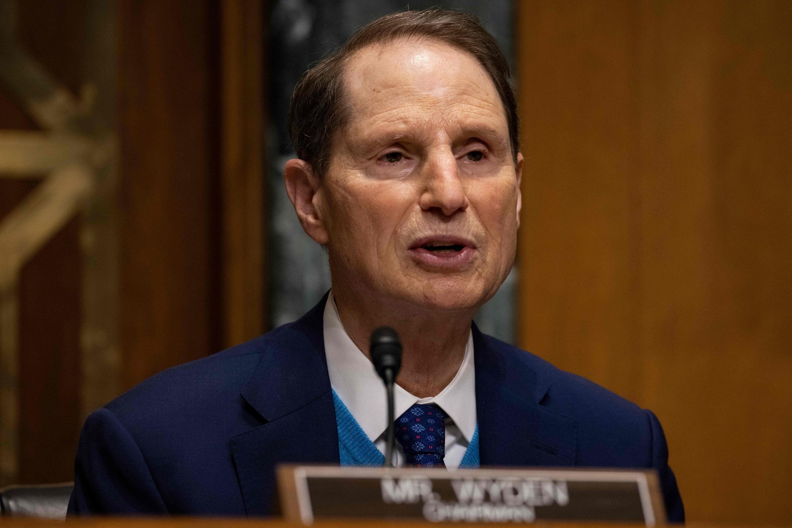 Democrats can't hike the minimum wage. Ron Wyden's backup plan stinks.