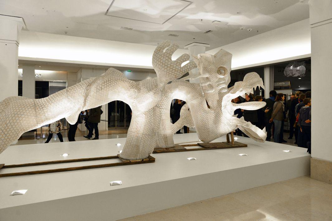Bon Marche 17 01 16 vernissage Expo ER XI Ai Weiwei Oeuvre Le Dragon -copyright Saywho