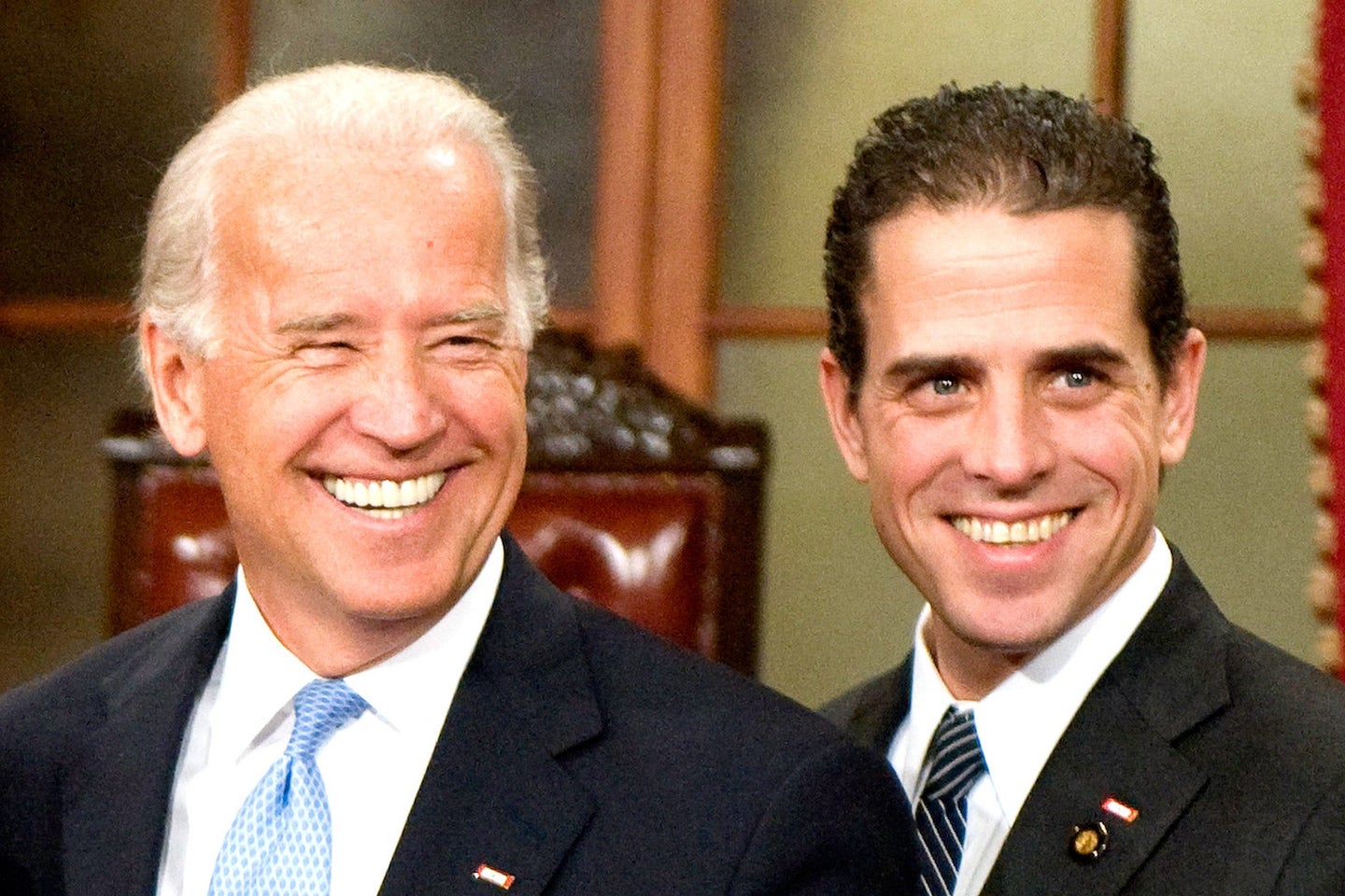 Joe Biden Kissing His Son Hunter And The Online Backlash It Received 8629