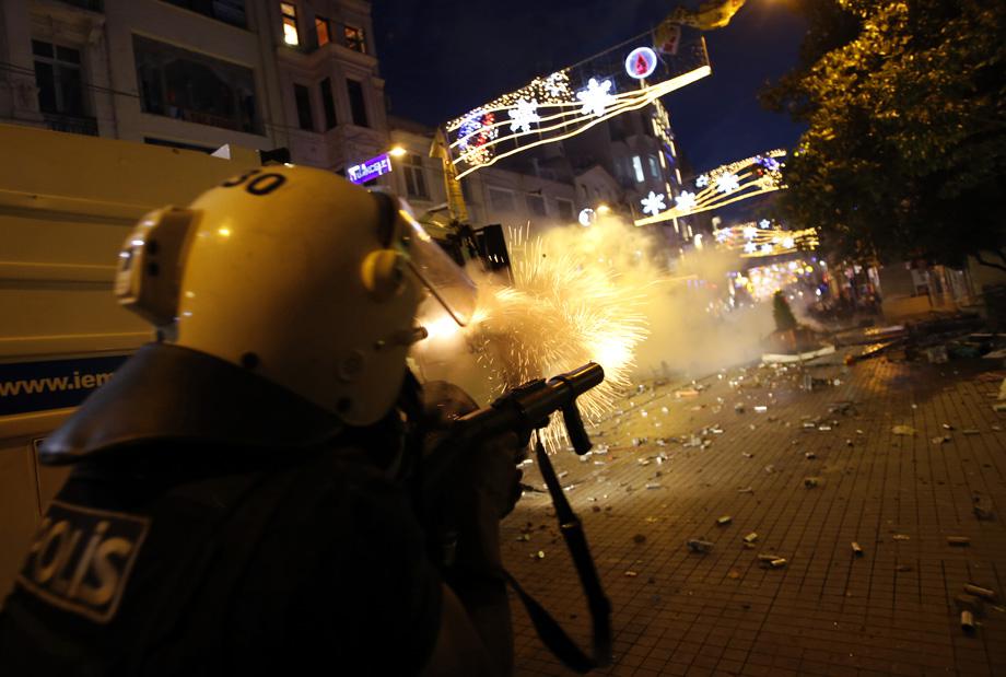 Riot police use tear gas to disperse the crowd during an anti-government protests at Taksim Square in central Istanbul May 31, 2013.