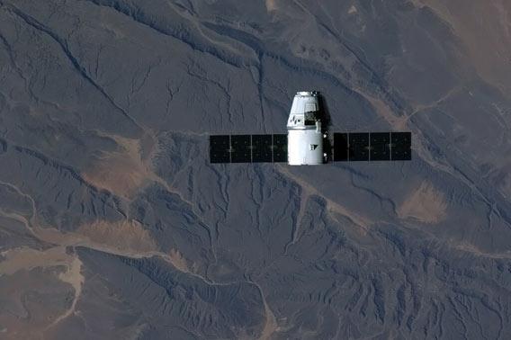 Dragon on approach