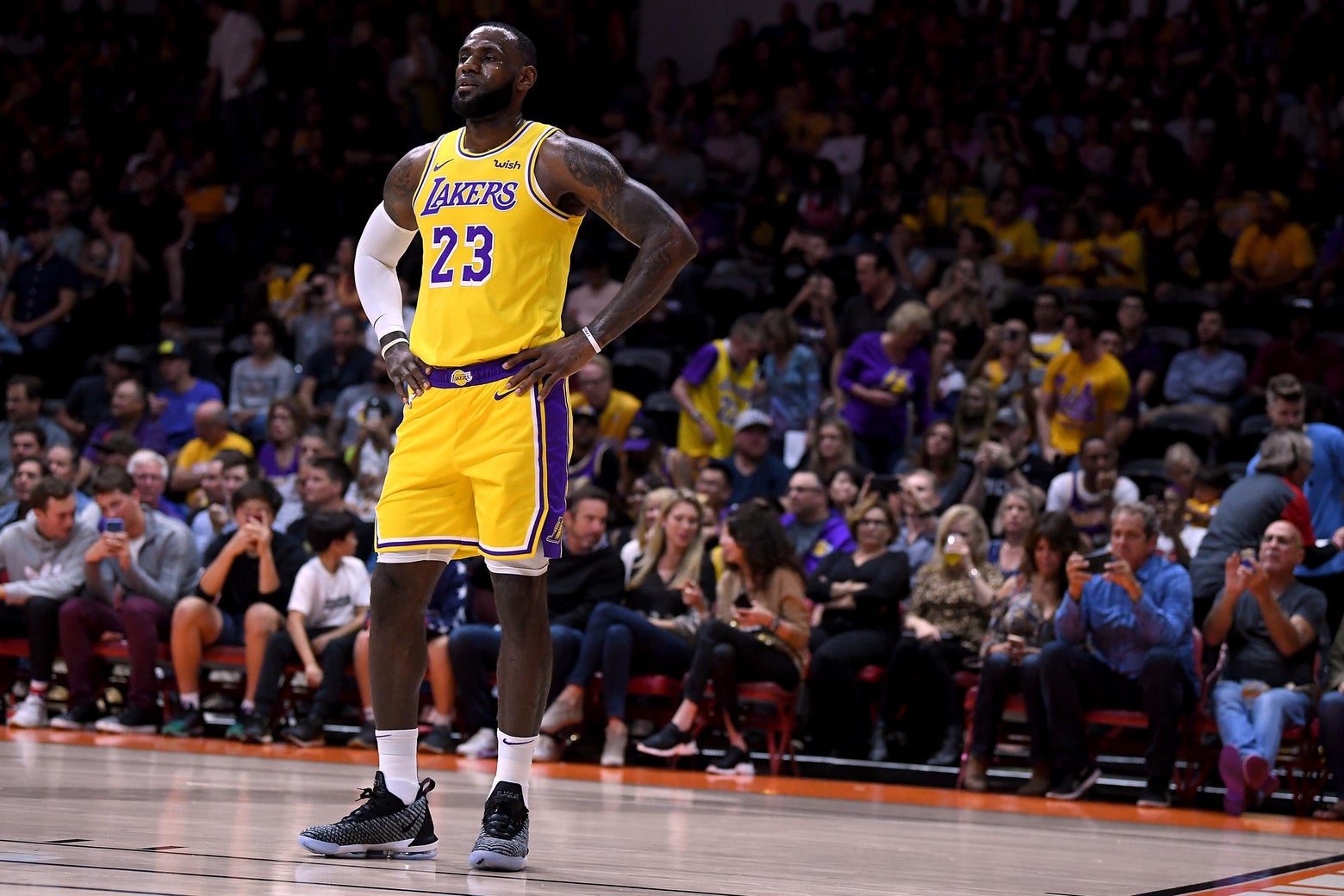 LeBron James debuts ultimate 'Lakers' sneaker 