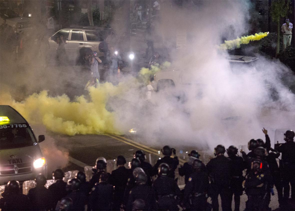 Phoenix Police Use Tear Gas Pepper Spray On Trump Protesters 6971