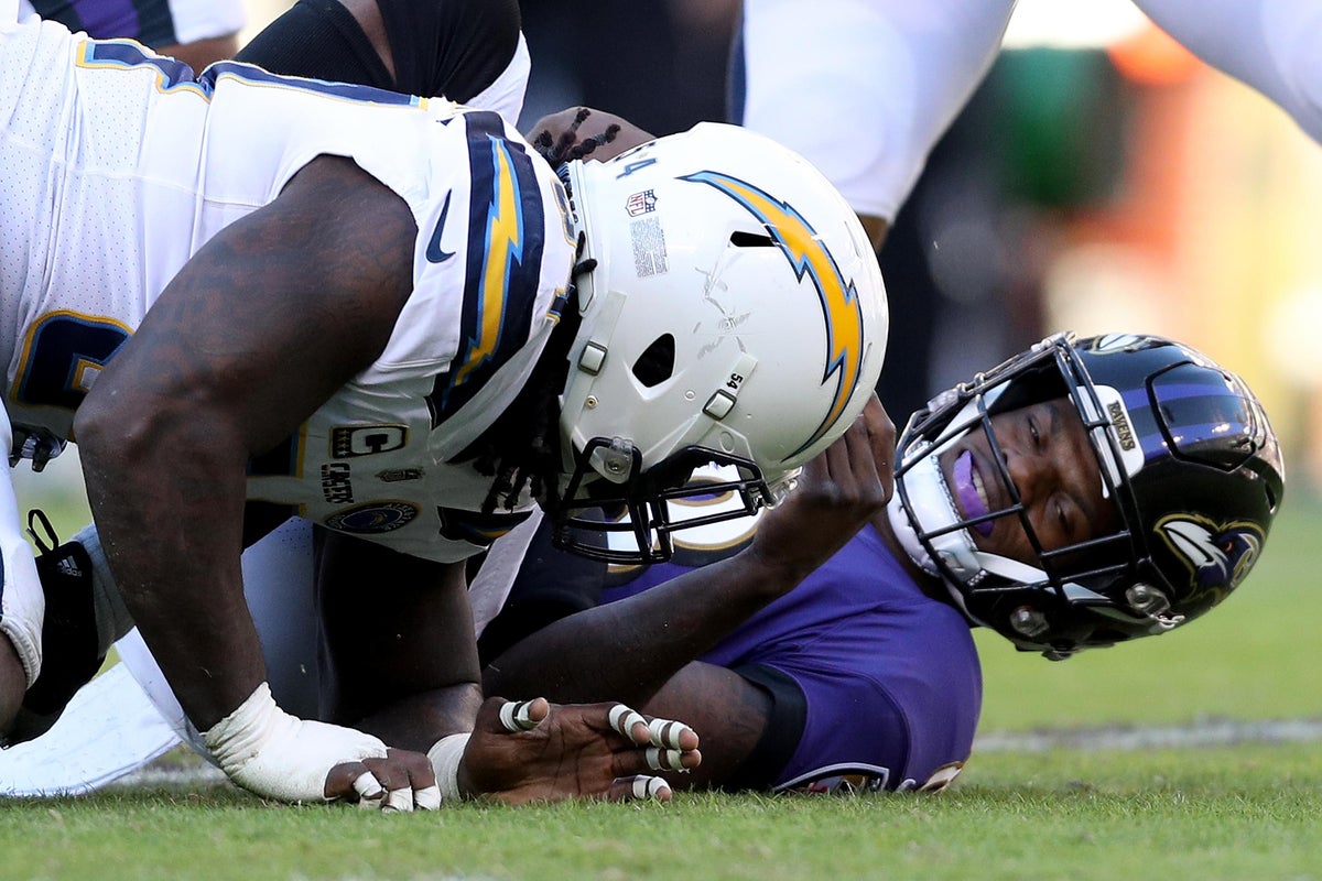 Los Angeles Chargers hold off Lamar Jackson, Baltimore Ravens in