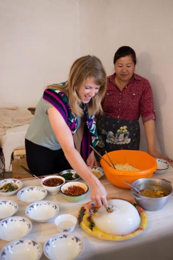 The journalist making Ashlyan-Fu with Hamida