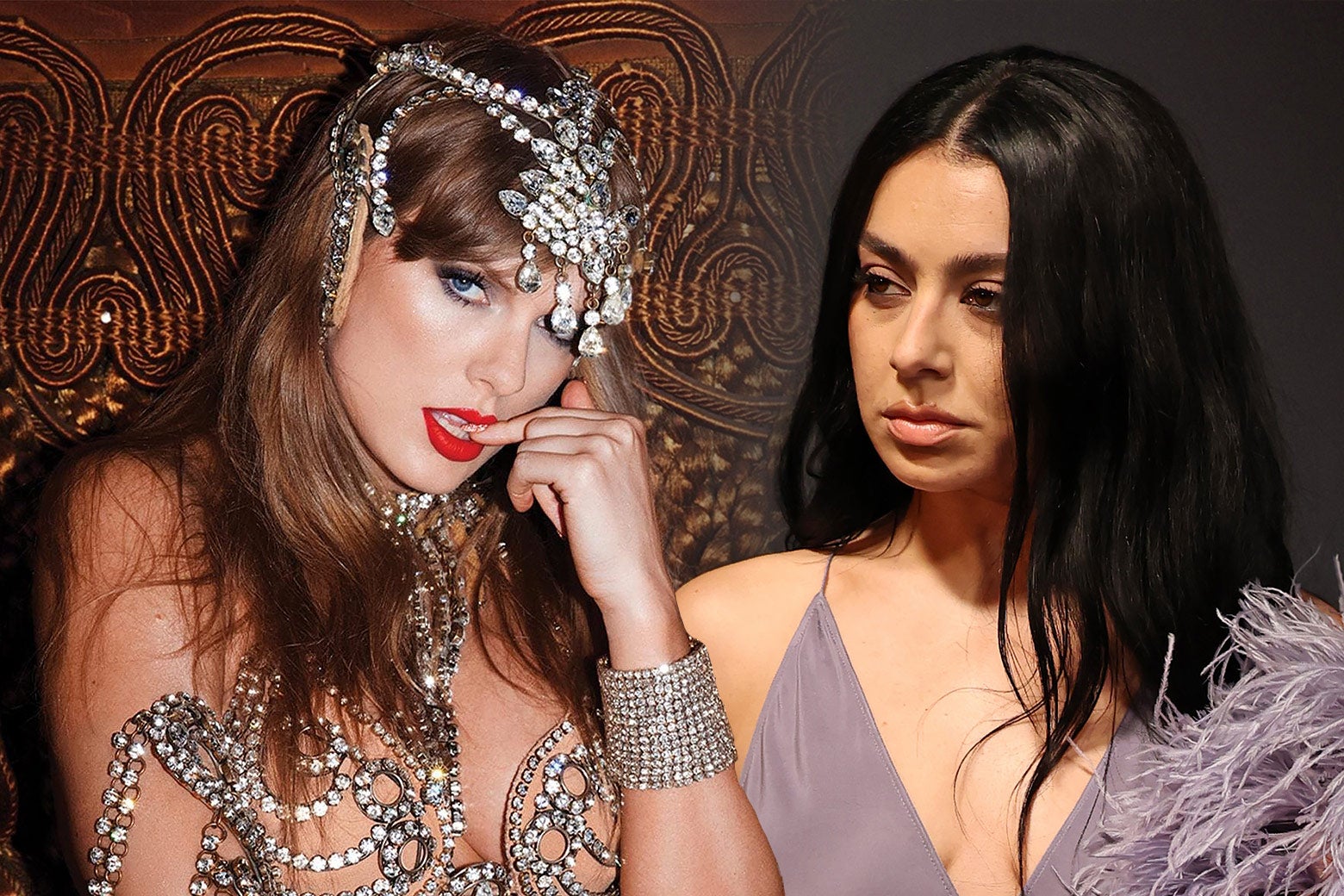 À esquerda, Taylor Swift vestida de dançarina, mordendo o dedo. À direita, Charli XCX observa com olhar de soslaio.