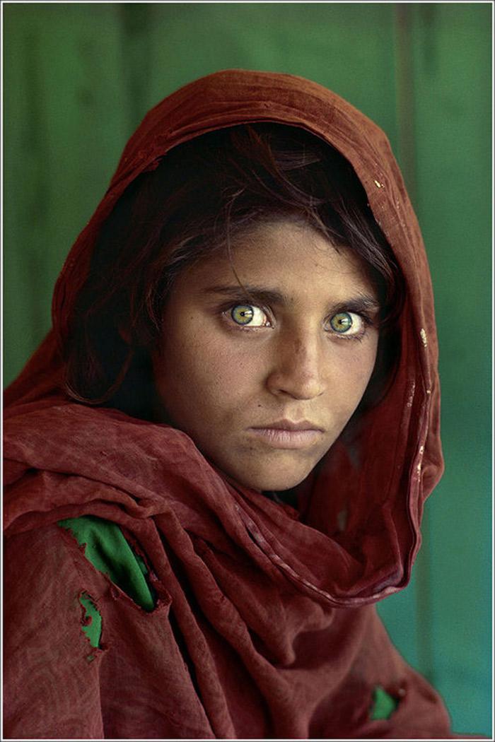 Steve McCurry. Sharbat Gula, Afghan Girl, Pakistan, 1984