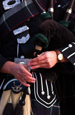 Why were they playing bagpipes at the Fort Hood memorial service?