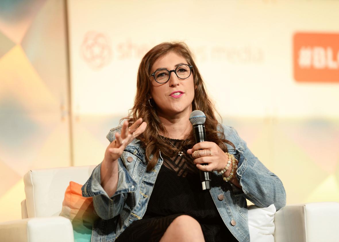 Mayim Bialik Apologized For Her Victim Blaming Op Ed On The Weinstein Scandal 