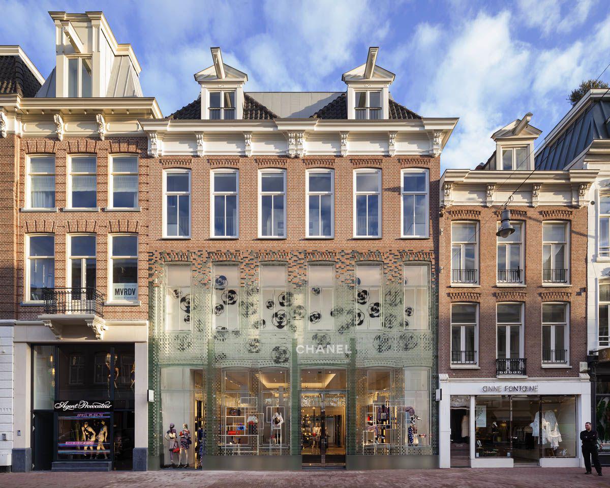 MVRDV creates an brick storefront made of glass for a Chanel flagship in  Amsterdam., image size:1200x960