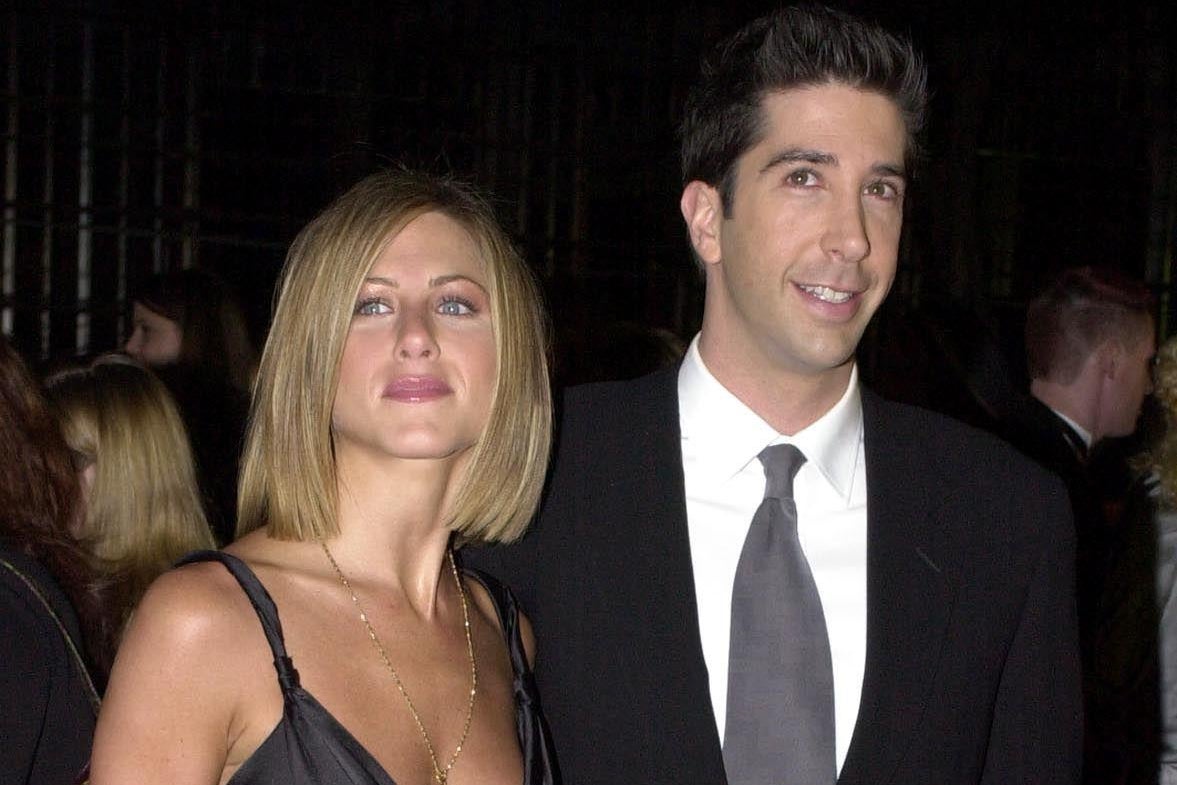 Jennifer Aniston and David Schwimmer dating rumors A look at the evidence.