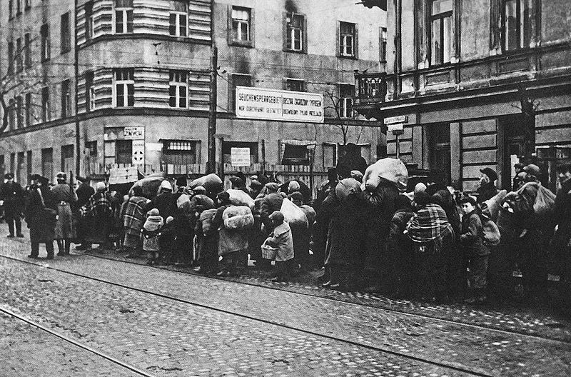 How Jewish Doctors Secretly Documented Starvation in the Warsaw Ghetto