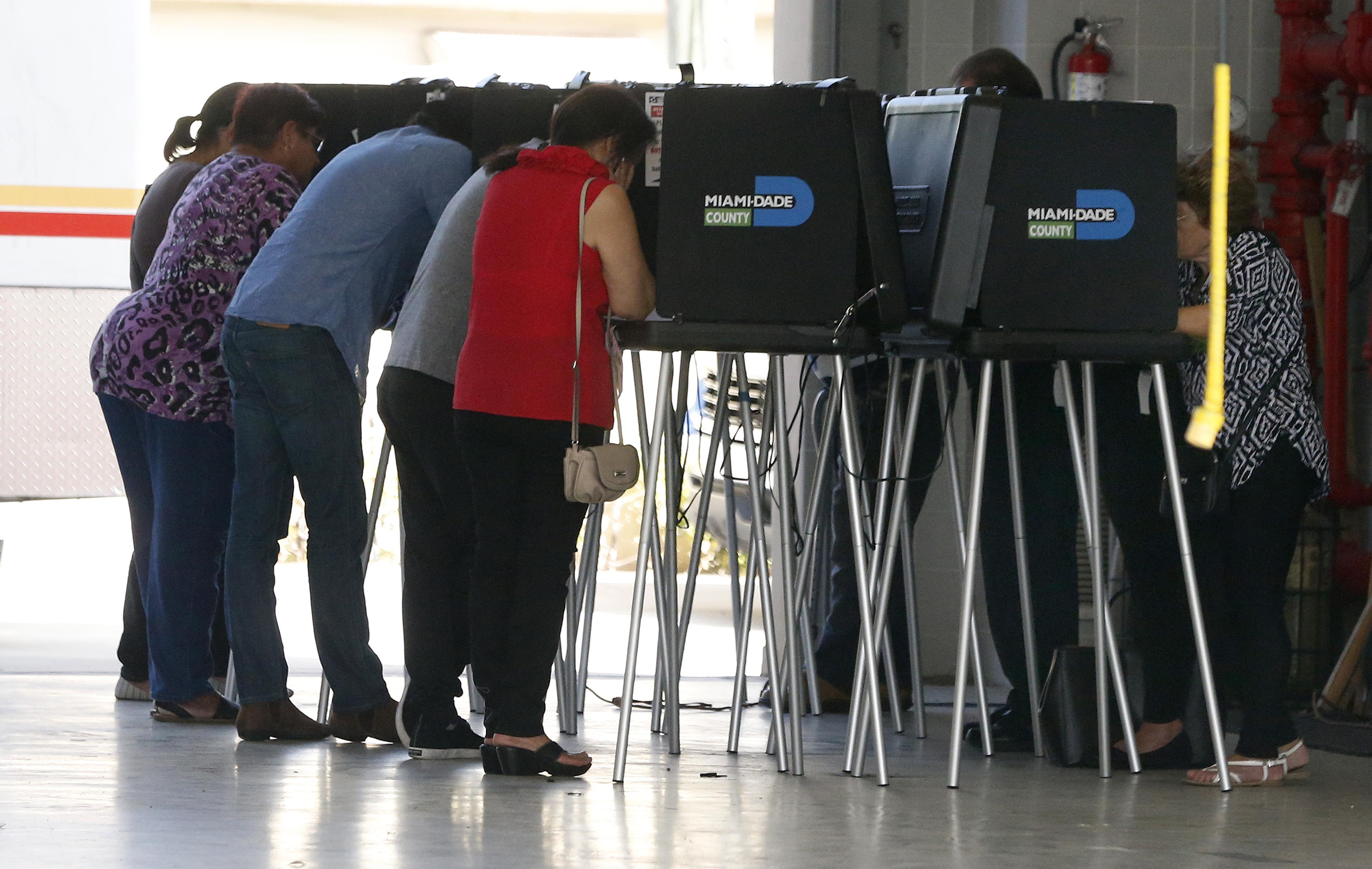 Florida Senate Approves Making Felons Pay Fees to Have Right to Vote Restored