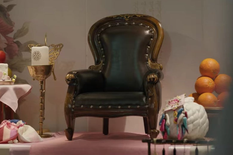 The traditional chair for a dol ceremony.