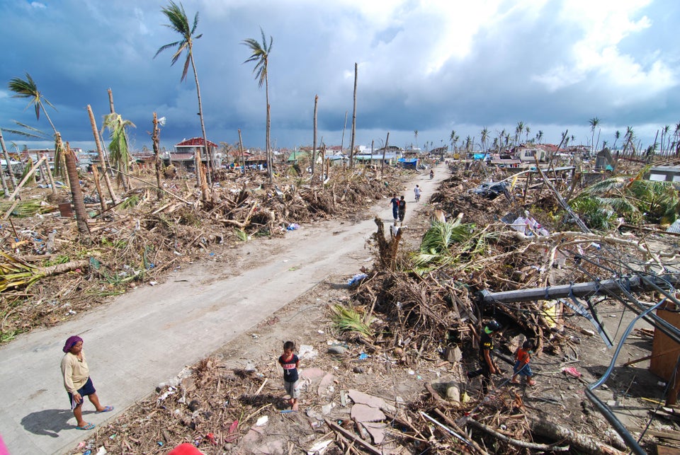 Philippines death toll: Police chief who provied 10K estimate ousted.