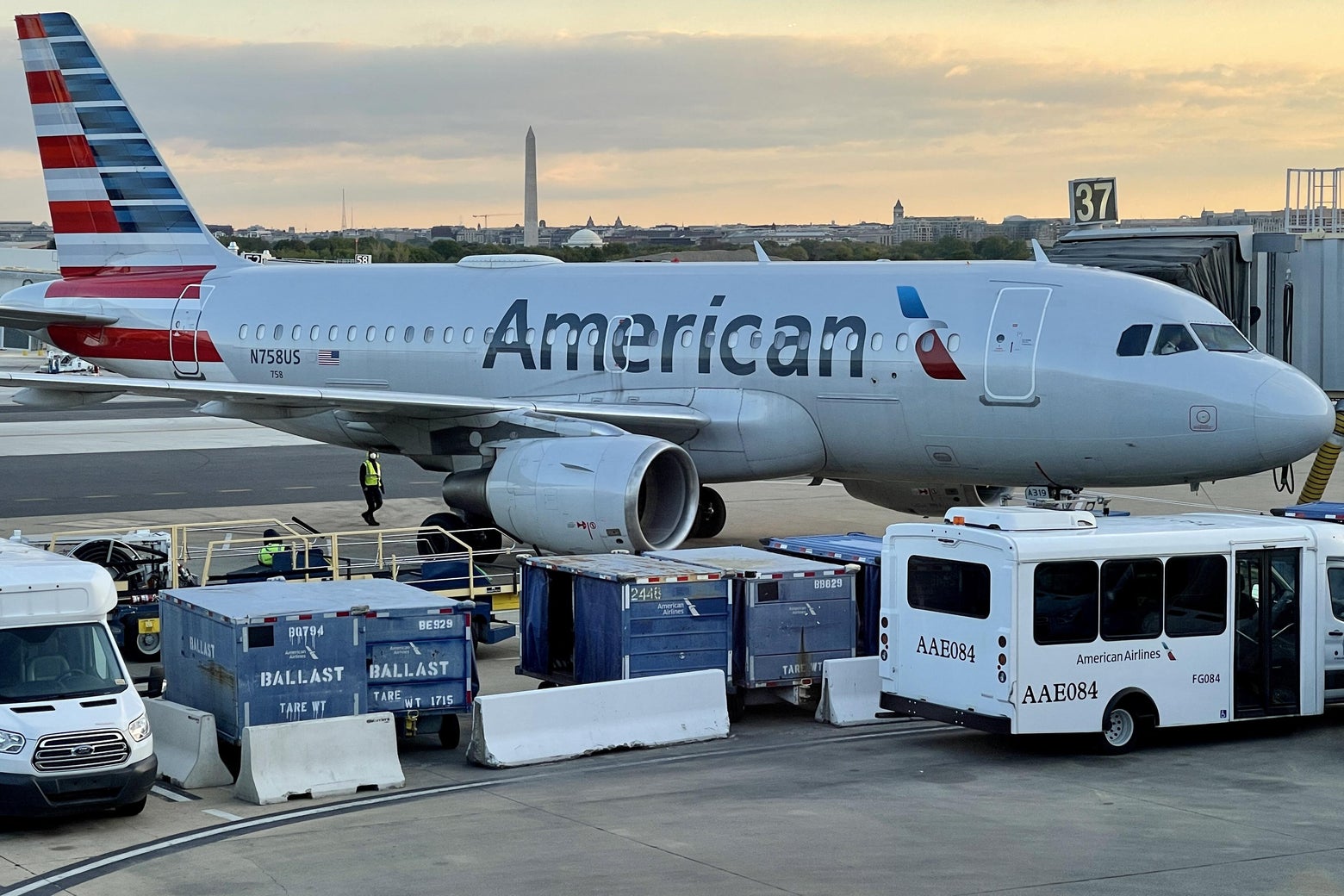 American Airlines, Southwest postpone serving alcohol amid spike in ...