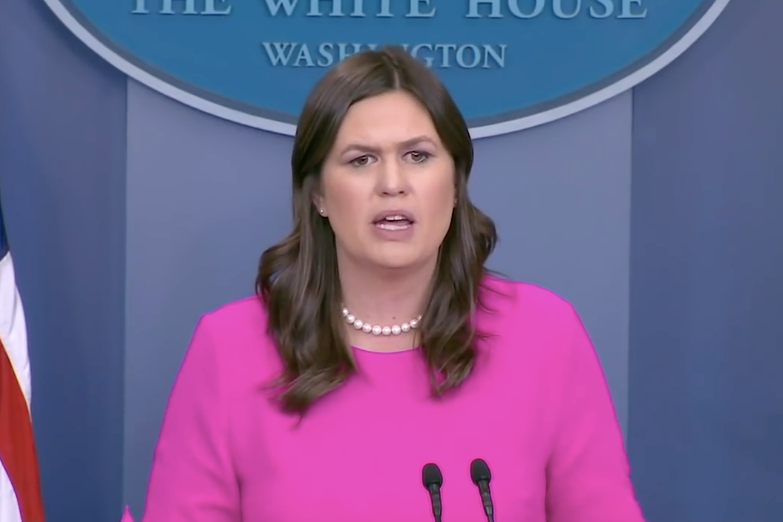 Sarah Huckabee Sanders' press briefing crashed by Seth Meyers in Late ...