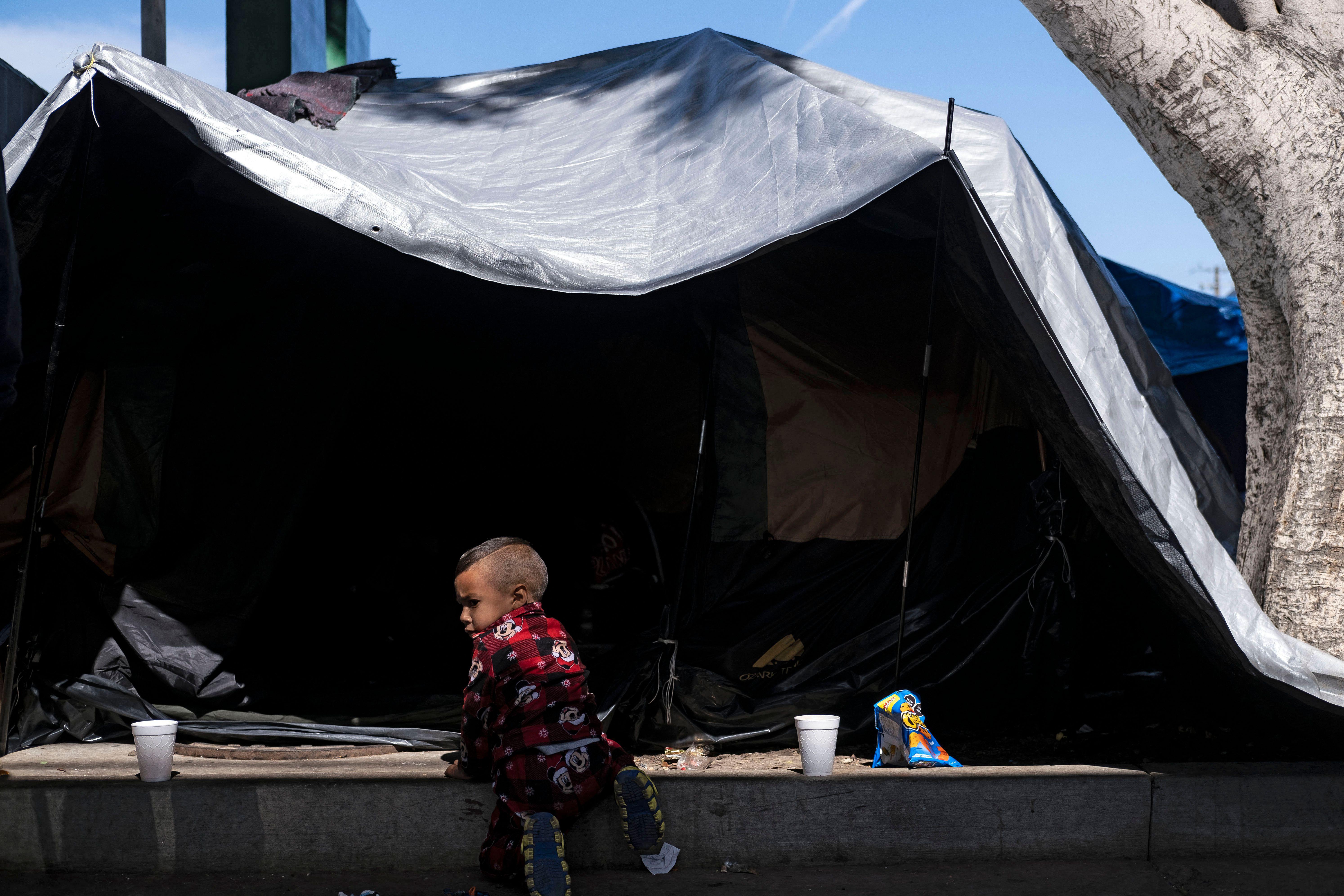 Scramble for Beds as Number of Unaccompanied Migrant Children in Custody Soars to 15,500