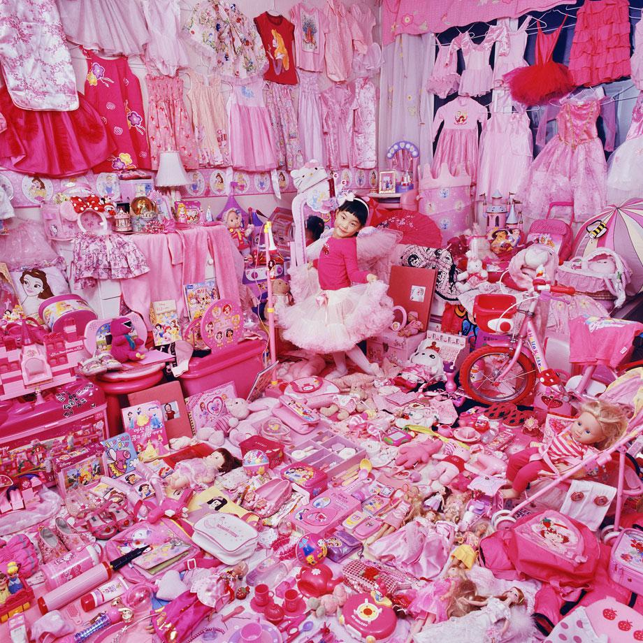 The Pink Project – Jeeyoo and Her Pink Things, Light jet Print, 2007