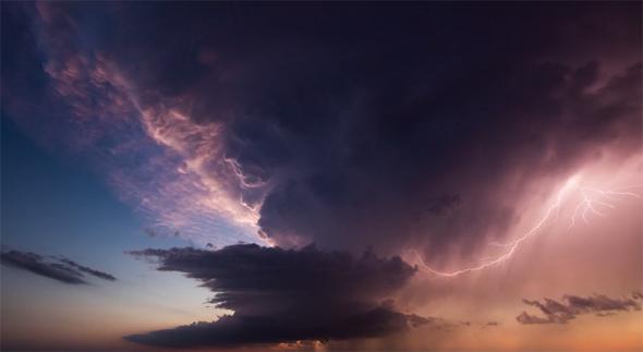 Mike Olbinski time-lapse video of storm clouds.