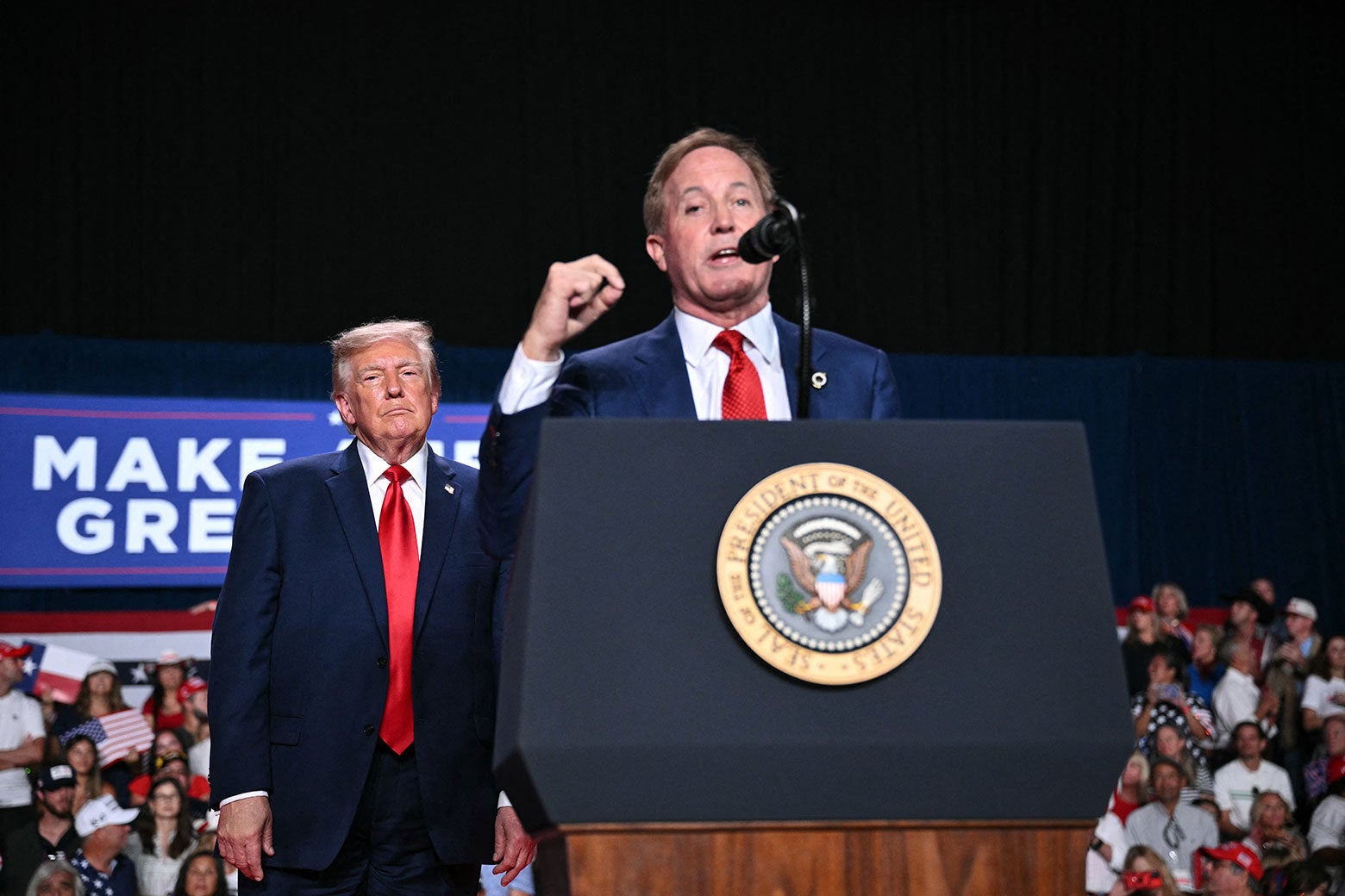 Republicans Have the Cash, but Democrats Have the Atmosphere
