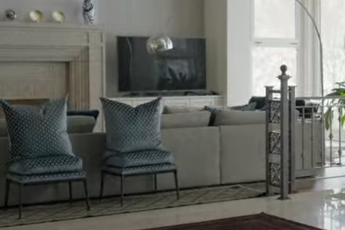 Chairs in David Duchovny's living room in The Chair.