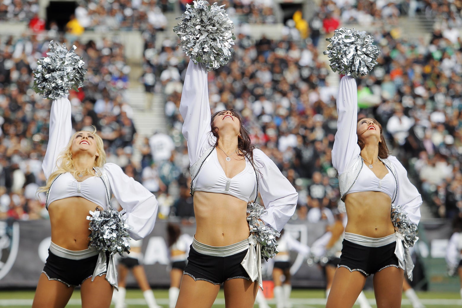 California law makes NFL cheerleaders team employees