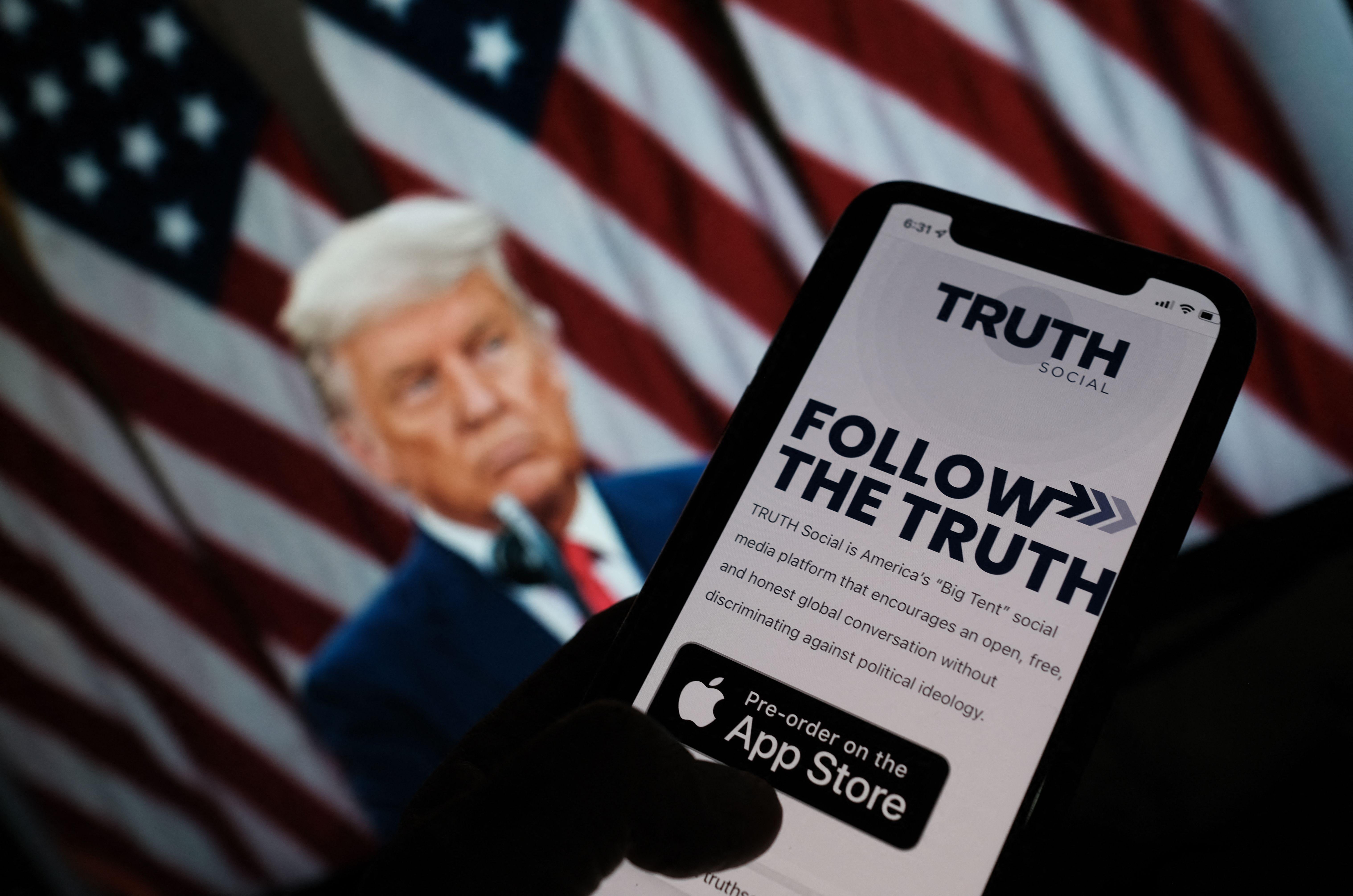 Everything That Went Wrong With Donald Trump&rsquo;s New Social Network in the First 24 Hours