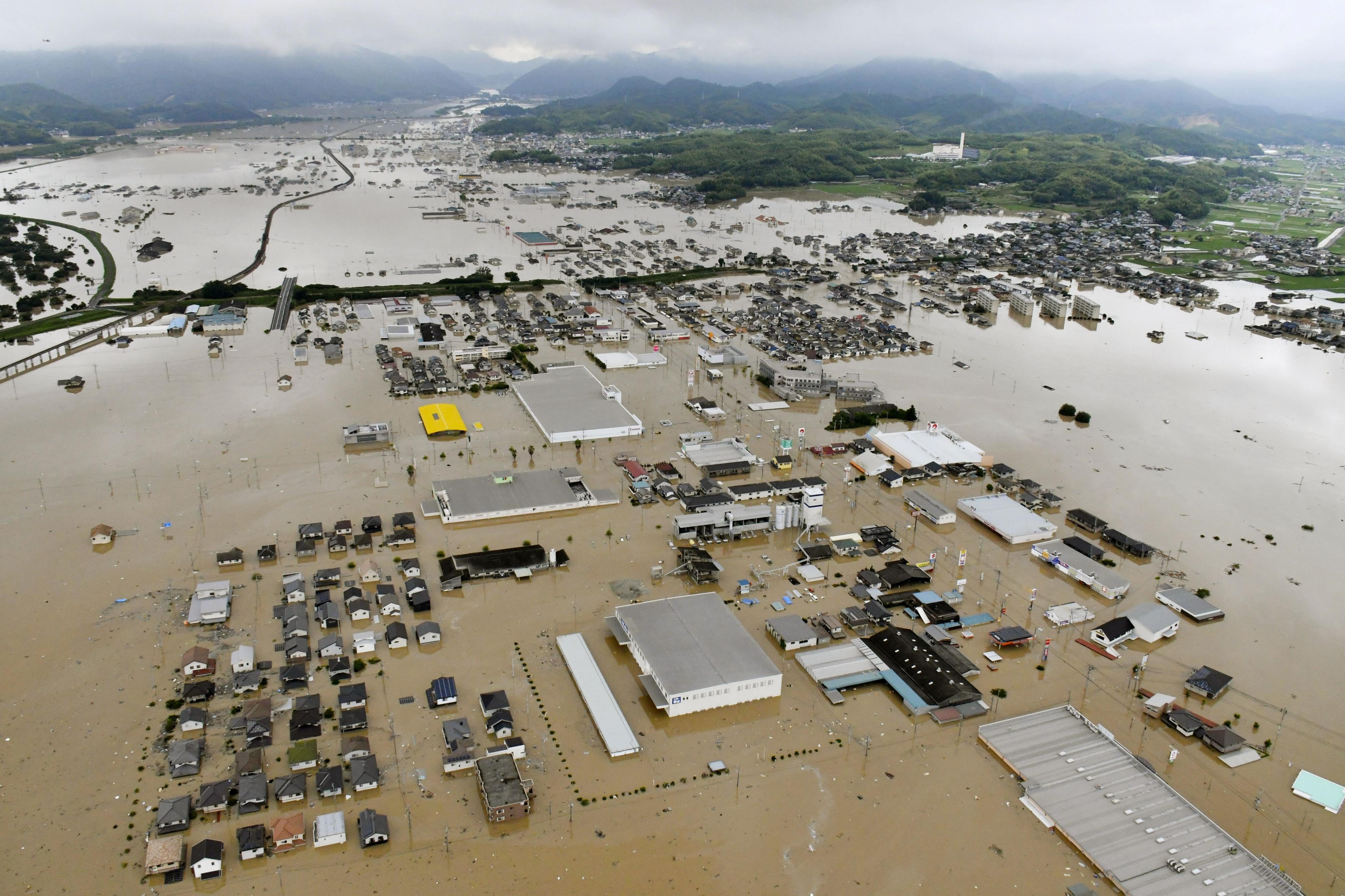 Japan Weather Agency Warns of Landslides, Floods Due to Storm